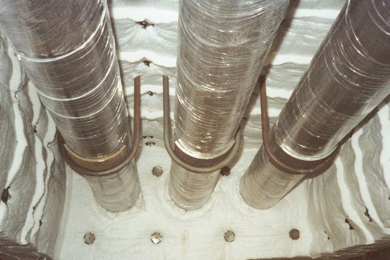 Minimized maintenance in melting and holding furnaces